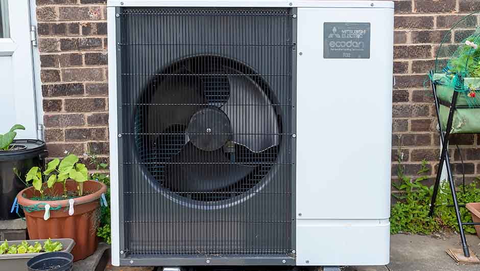 Mitsubishi Ecodan air source heat pump Mitsubishi Ecodan air source heat pump